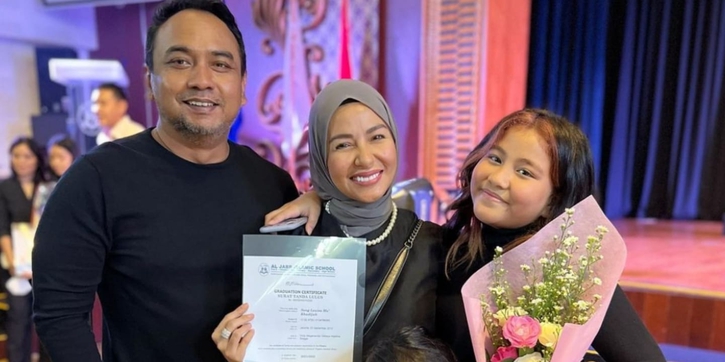 Potret Momen Kelulusan Sekolah Para Anak Selebriti