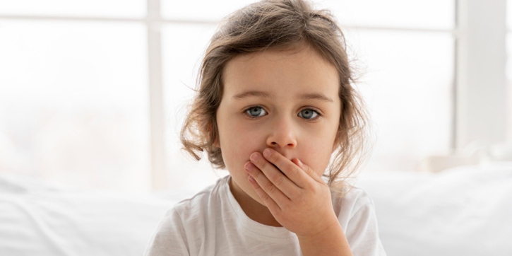 Jangan Sampai Telat, Ini Pertolongan Pertama Anak Muntah Terus di Rumah!