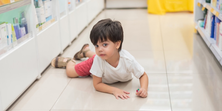 Cara Efektif Mengatasi Anak Rewel di Tempat Umum