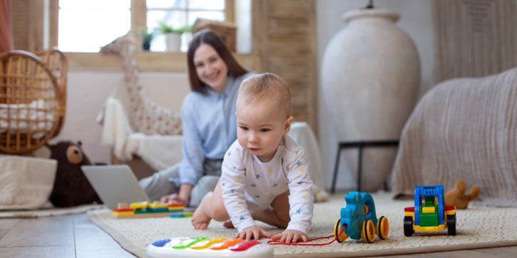 6 Mainan Edukatif Bayi 6-12 Bulan untuk Bantu Optimalkan Tumbuh Kembangnya