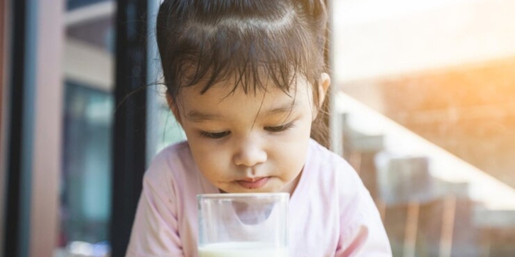 Waspada Alergi Susu Sapi pada Anak, Bisa Pengaruhi Tumbuh Kembangnya