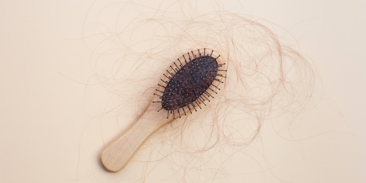 Awas, 8 Hal Ini Bisa Jadi Penyebab Rambut Rontok Berlebihan, Lho!