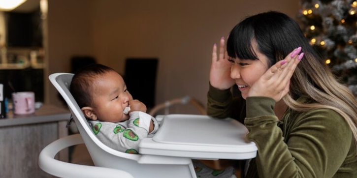 Cara Menggunakan Bahasa Isyarat Bayi dan Manfaatnya