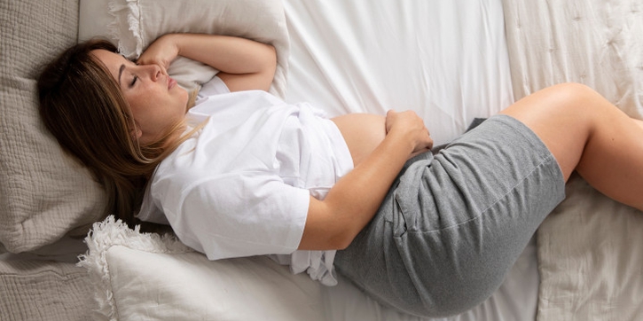 Amankah Tidur Tengkurap untuk Ibu Hamil?