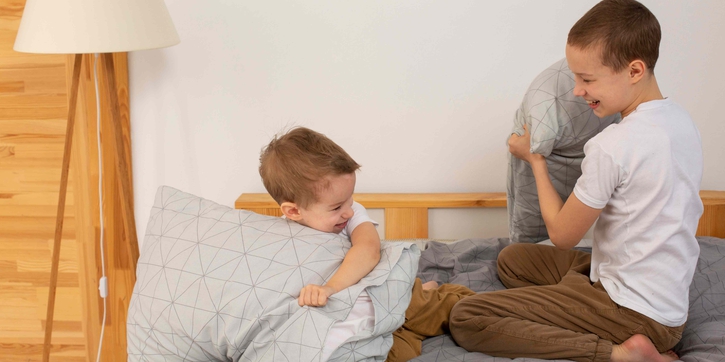 7 Cara Mengatasi Anak yang Suka Memukul