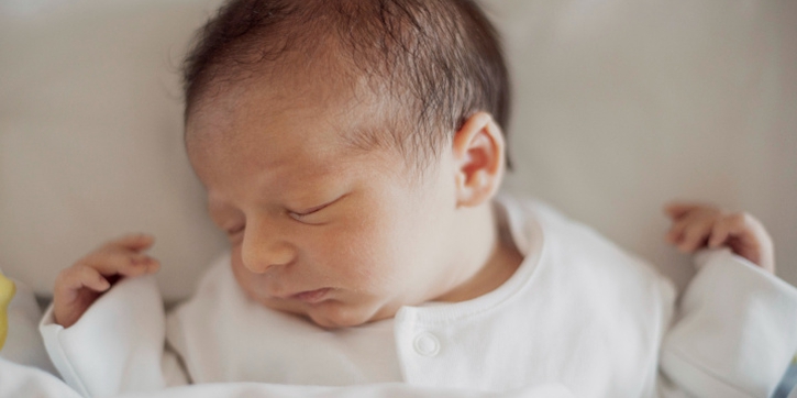 Berapa Lama Jam Tidur Bayi 2 Bulan yang Normal? Ini Penjelasannya, Moms