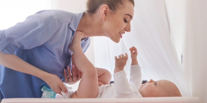 Rekomendasi Tisu Basah Bayi yang Aman dan Lembut untuk Ganti Popok