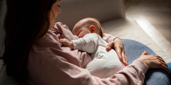 Mimpi Menyusui Bayi Sebelah Kiri, Apa Benar Simbol Rezeki?