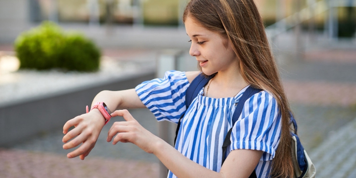 Cara Memilih Jam Tangan Anak Perempuan yang Tepat