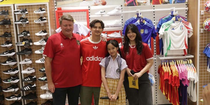 Cara Marcell Darwin Mempersiapkan Anak Masuk Sekolah