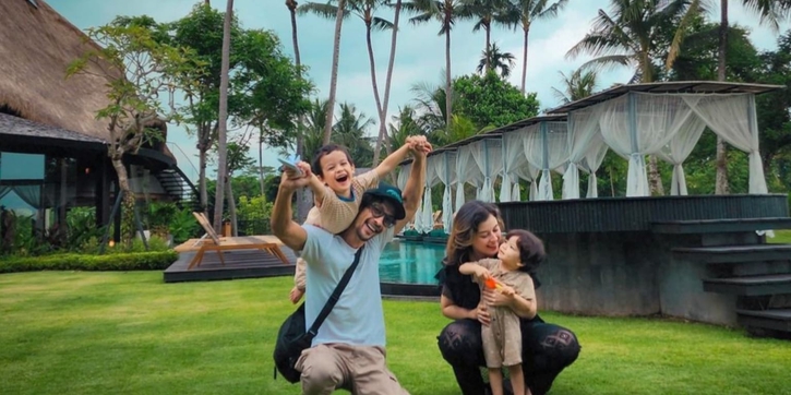 Potret Kebersamaan Keluarga Kimberly Ryder dan Edward Akbar