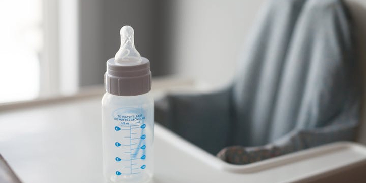 6 Panduan Memilih Botol Susu BPA Free untuk Si Kecil