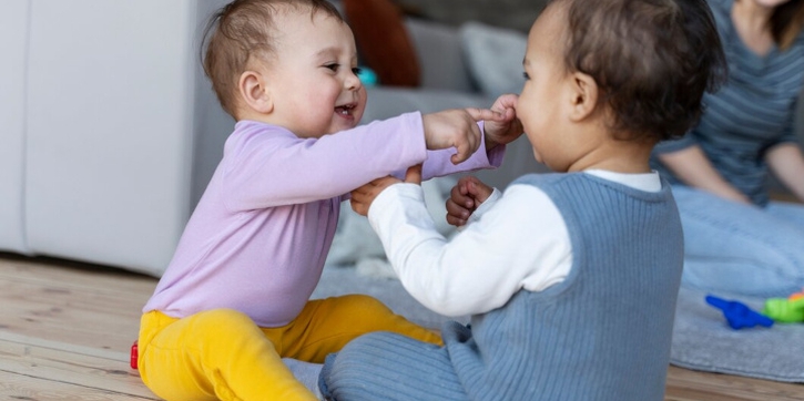Umur Berapa Anak Bisa Bicara? Ini Faktor yang Memengaruhinya