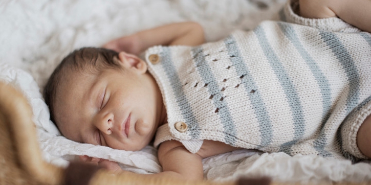 Bayi 2 Bulan Tidur Terus, Normalkah?
