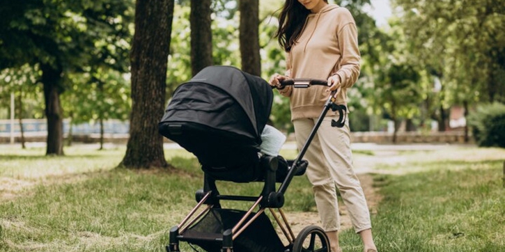 5 Hal yang Perlu Moms Perhatikan saat Memilih Stroller Bayi