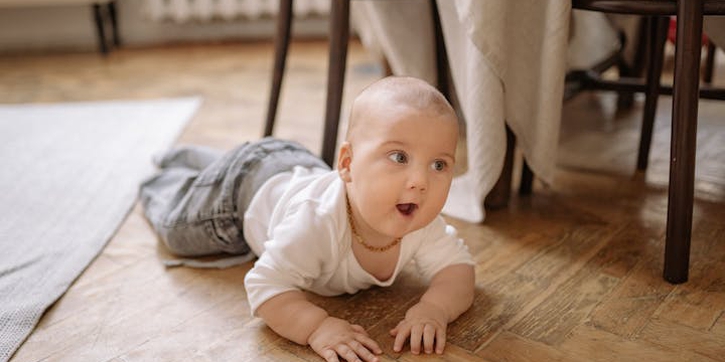 Ketahui Tahapan Perkembangan Bayi di Tahun Pertama yang Penuh Keajaiban