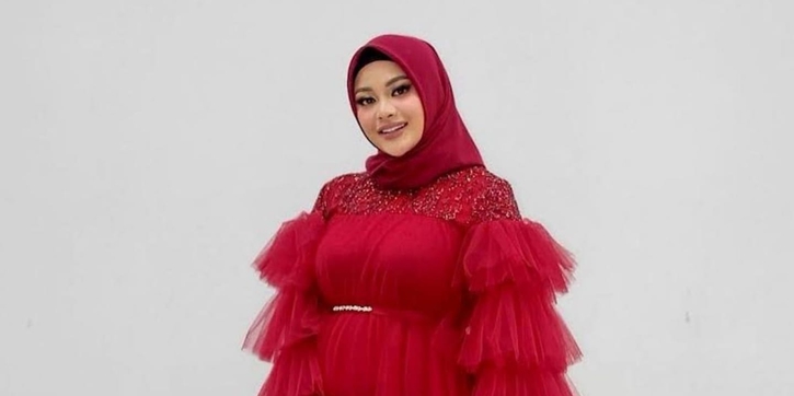 Potret Momen Kehamilan Pertama Aurel Hermansyah