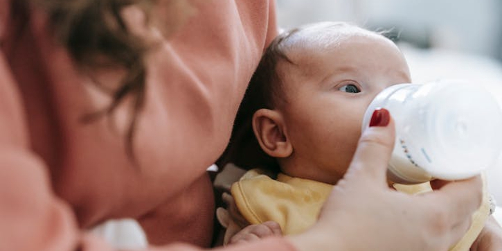 ​​Ini Takaran Susu Formula Bayi 0-3 Bulan yang Perlu Moms Ketahui