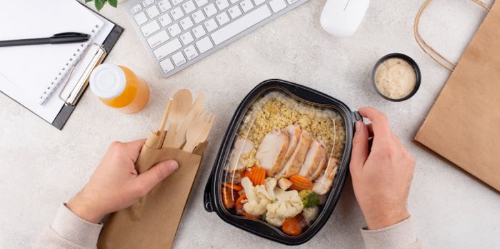 5 Menu Bekal Makan Siang Sederhana untuk Suami, Coba Buat Yuk, Moms!