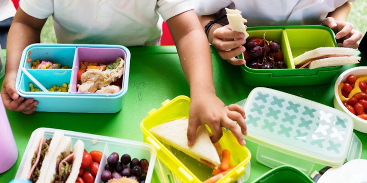 Bukan Sekadar Enak, Ini Tips Memilih Makanan Ringan Sehat untuk Anak Sekolah