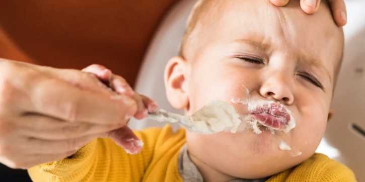 Bisa Ganggu Tumbuh Kembang, Kenali 5 Tanda Overfeeding pada Bayi