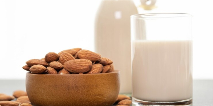 Manfaat Susu Almond untuk Ibu Menyusui, Membantu Produksi ASI