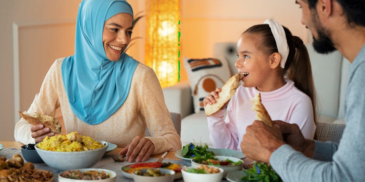 Ini Arti Mimpi Makan Bersama Keluarga dan Teman