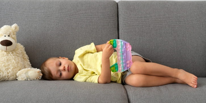 Langkah Tepat Pertolongan Pertama Anak Sakit Perut yang Wajib Moms Ketahui
