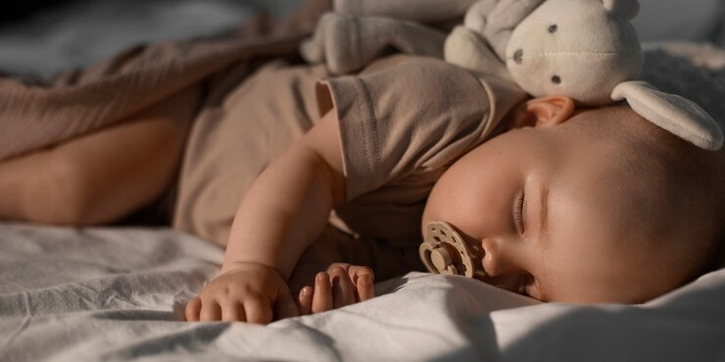 Tips Mengatur Pola Tidur yang Sehat untuk Bayi Baru Lahir
