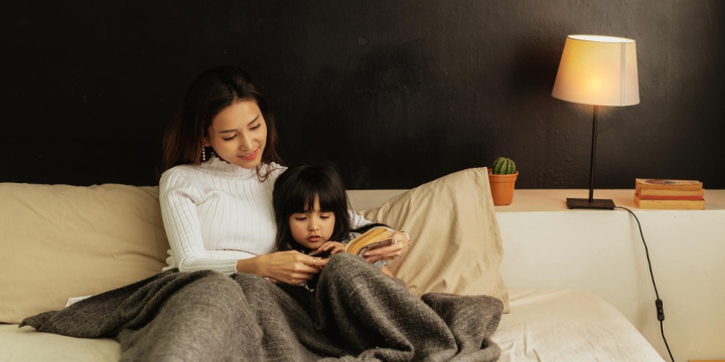 Tips Mengatasi Anak yang Takut Tidur Sendiri
