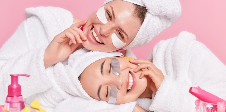 Miliki Wajah Glowing dengan Lakukan Tren Skin Cycling Yuk, Moms!