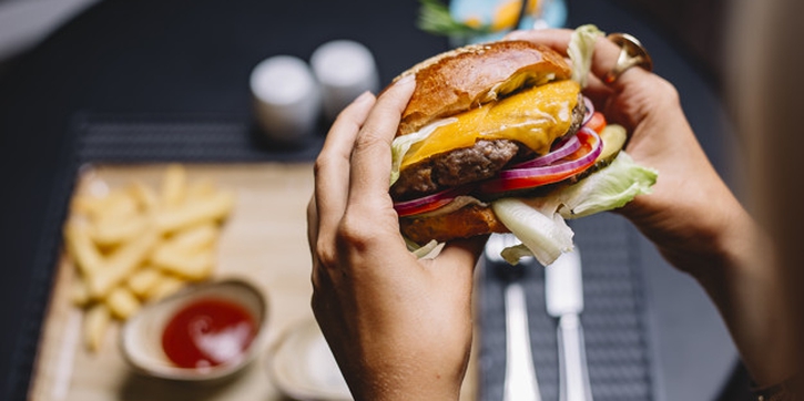 Bolehkah Ibu Hamil Makan Junk Food?