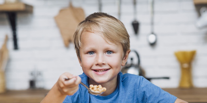 5 Rekomendasi Sereal Enak Bergizi untuk Sarapan Anak