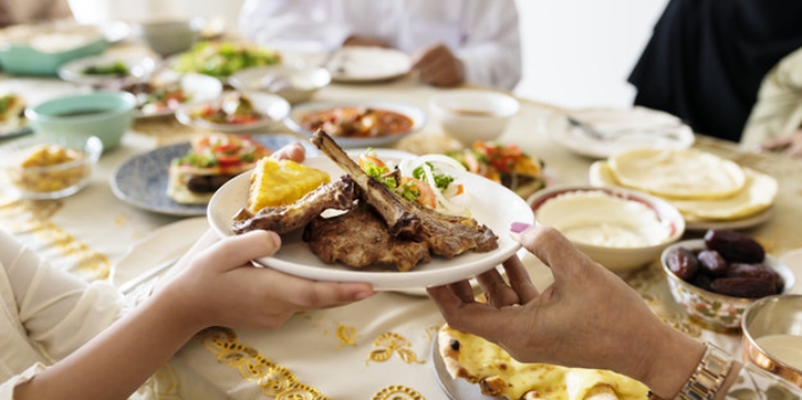 Moms, Ini 5 Makanan yang Harus Dihindari saat Buka Puasa