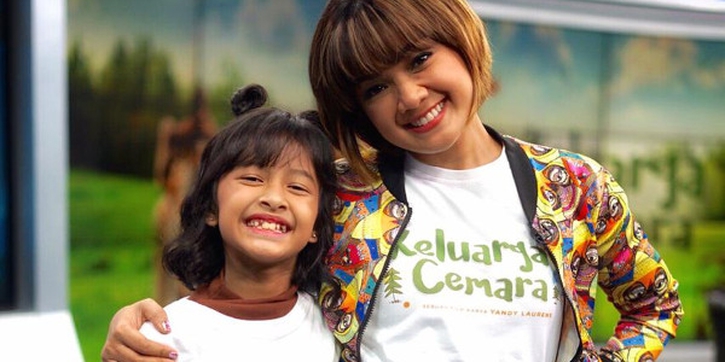 Cerita Emak dan Ara di Film Keluarga Cemara