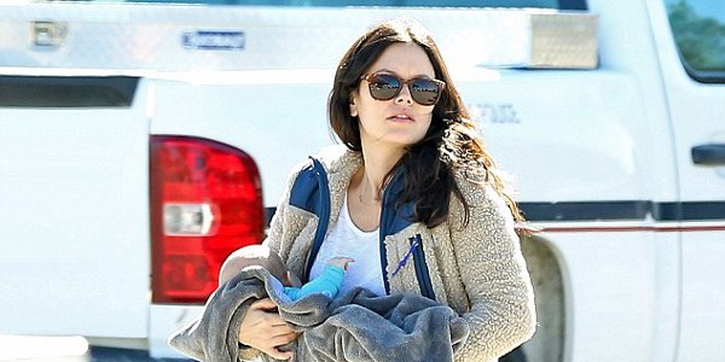 Rachel Bilson Liburan Bersama Si Kecil