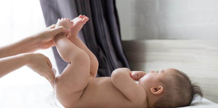 Agar Terhindar dari Iritasi, Ini Tips Merawat Organ Intim Bayi