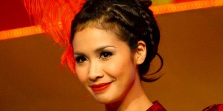 Marsha Timothy Melahirkan Bayi Perempuan