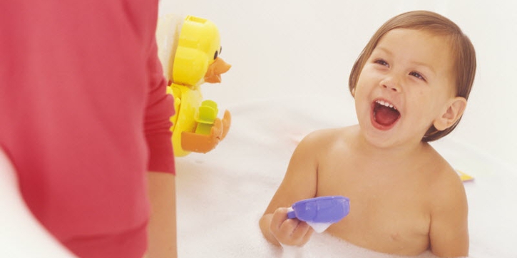 Lakukan 6 Cara Ini Jika Anak Malas Mandi!