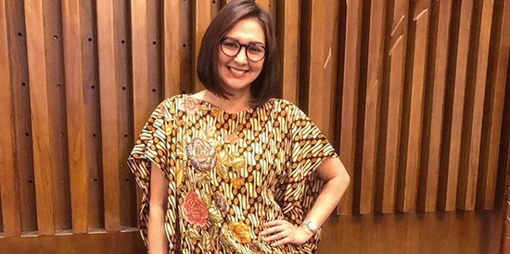 Hari Batik Nasional, Ini Gaya 10 Selebriti dengan Batik