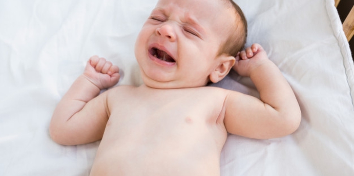 Kenapa Bayi Menangis saat Terbangun dari tidurnya?