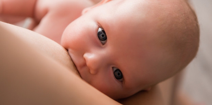 12 Hal yang Bisa Bikin ASI Jadi Terasa Tidak Enak buat Bayi