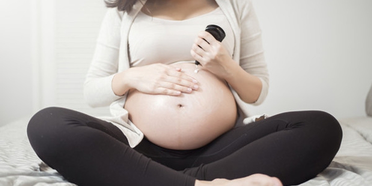 8 Rekomendasi Body Lotion Aman untuk Ibu Hamil