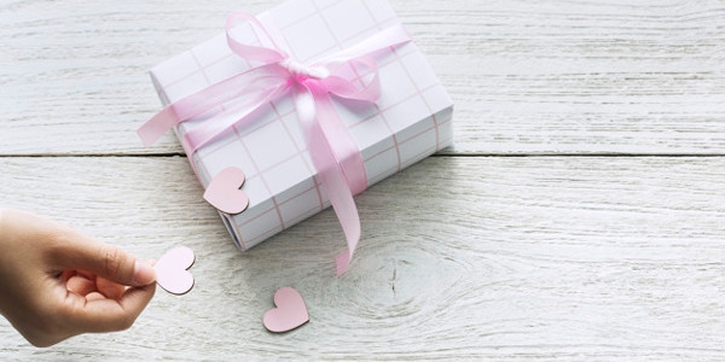 10 Ide Kado yang Tepat untuk Bayi Baru Lahir