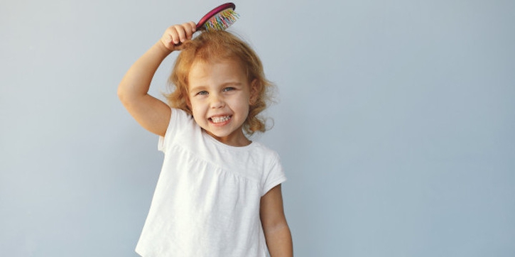 Begini Cara Merawat Rambut Keriting Anak agar Sehat dan Indah