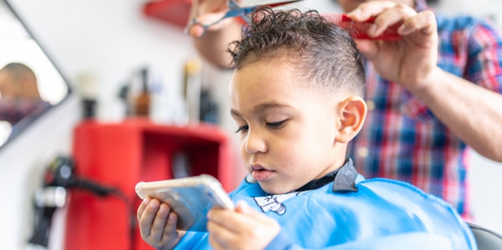 Tips Mengajak Balita Potong Rambut
