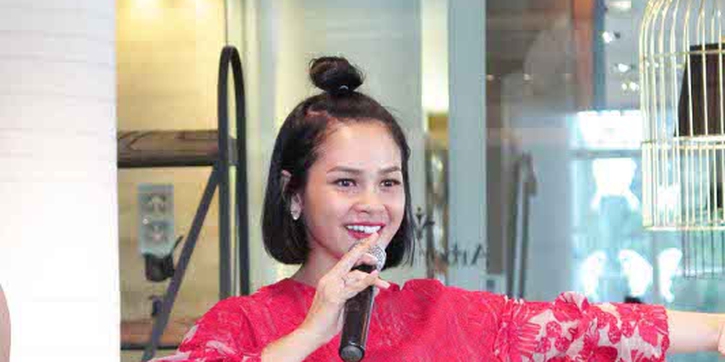 Penyanyi Andien Hamil Anak Pertama