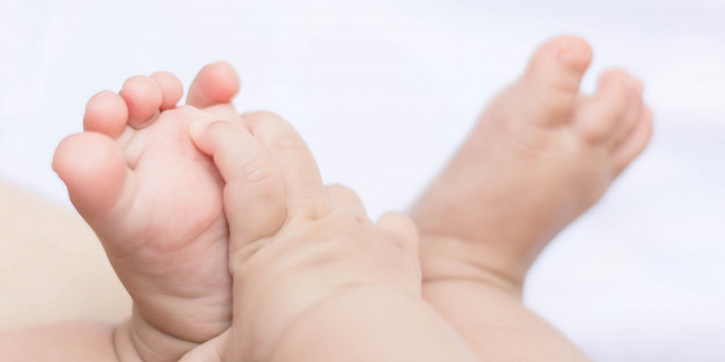 Kenali Kelainan Bentuk Tungkai Pada Bayi