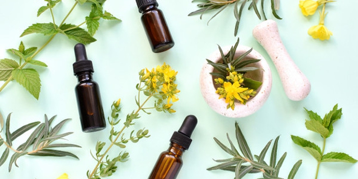 Hindari 30 Jenis Essential Oil Ini saat Hamil, Moms!