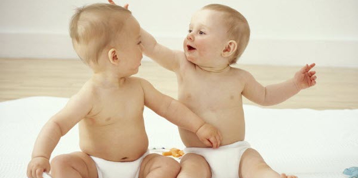Bayi Senang Mendengarkan Suara Bayi Lain